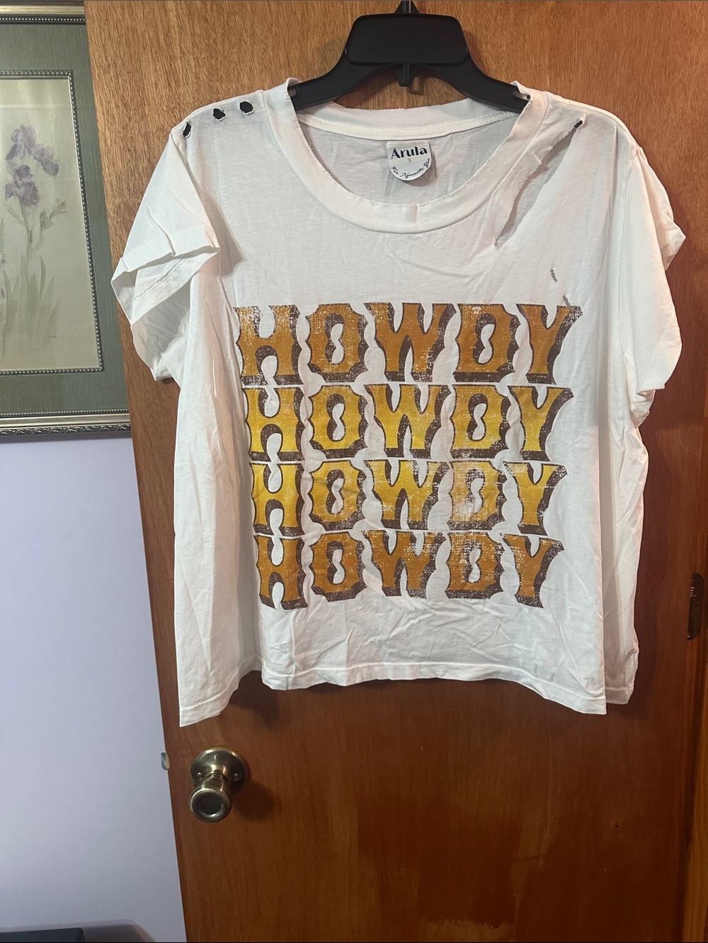 ARULA White Short-Sleeve Tee with Yellow Brown 'HOWDY' Graphic